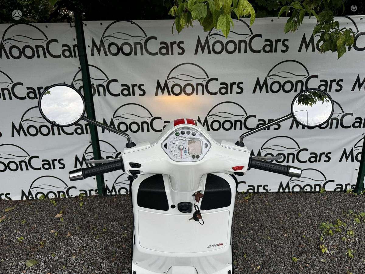 Piaggio Vespa 250cc, scooters / mopeds