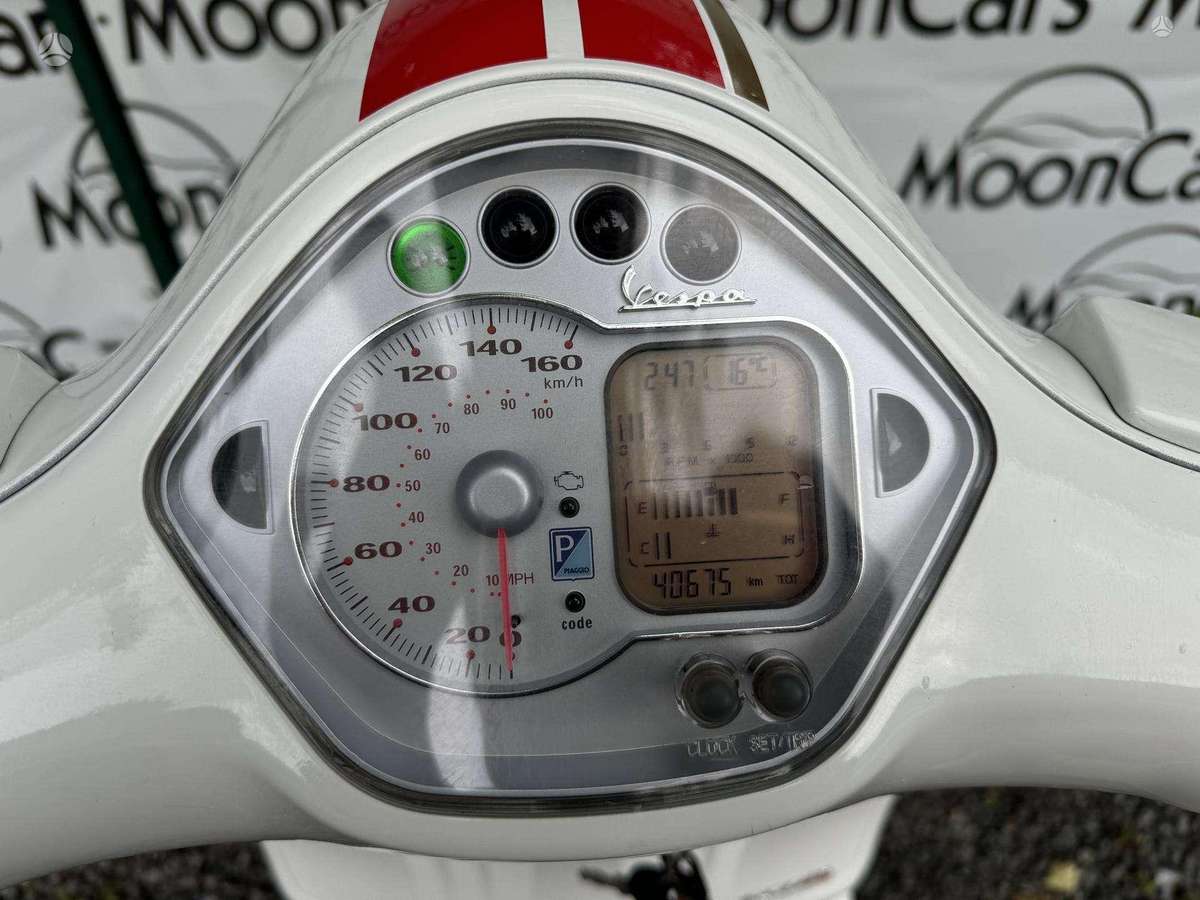 Piaggio Vespa 250cc, scooters / mopeds