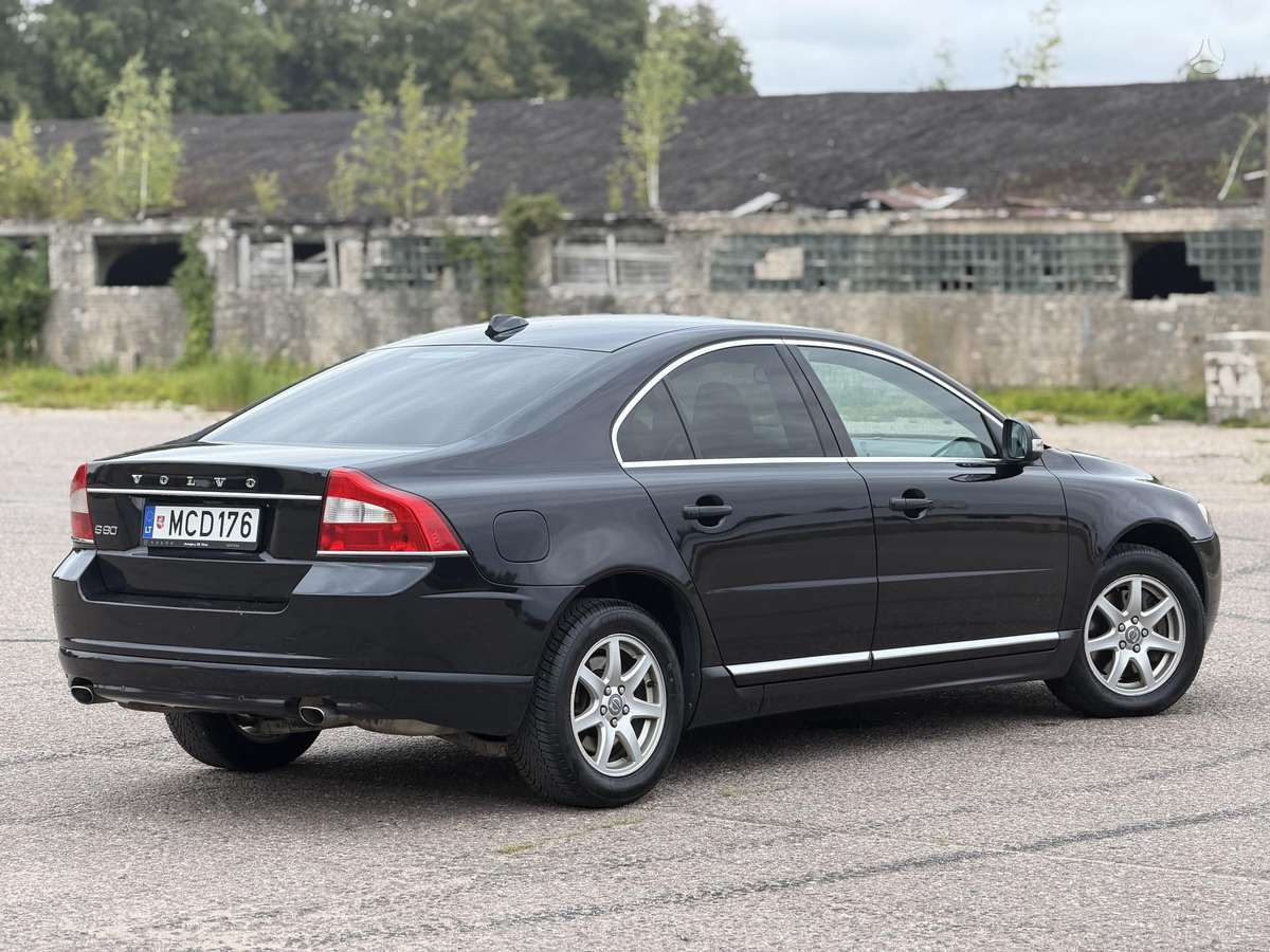 Volvo S80, 2.4 l., Седан