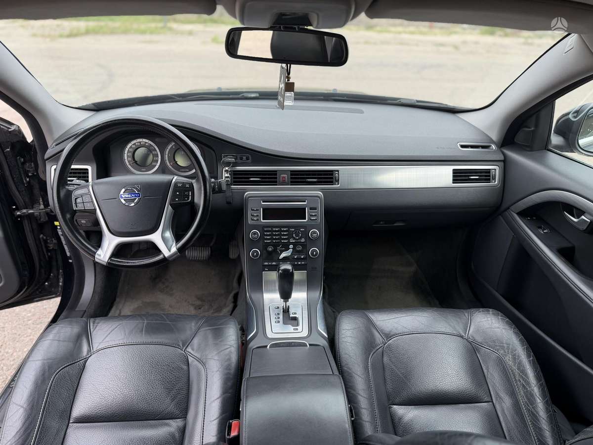 Volvo S80, 2.4 l., Седан