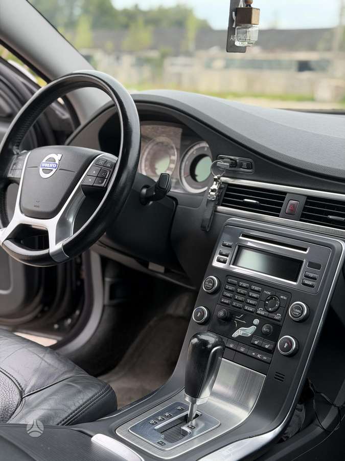 Volvo S80, 2.4 l., Седан