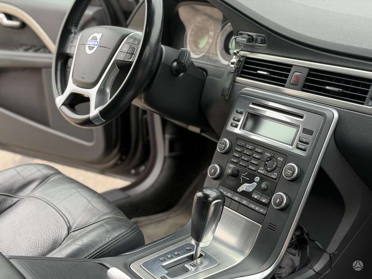 Volvo S80, 2.4 l., Седан