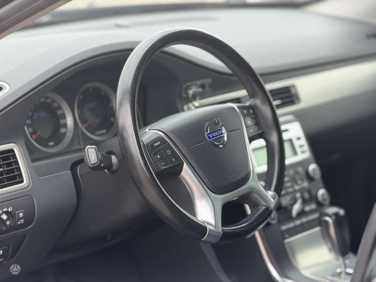 Volvo S80, 2.4 l., Седан