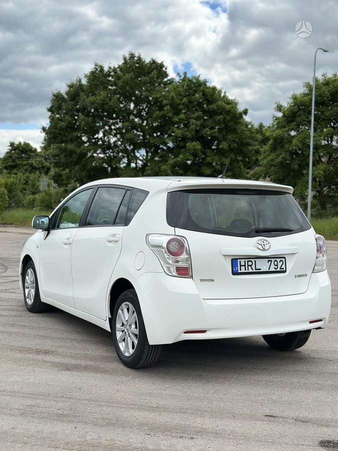 Toyota Verso - 4