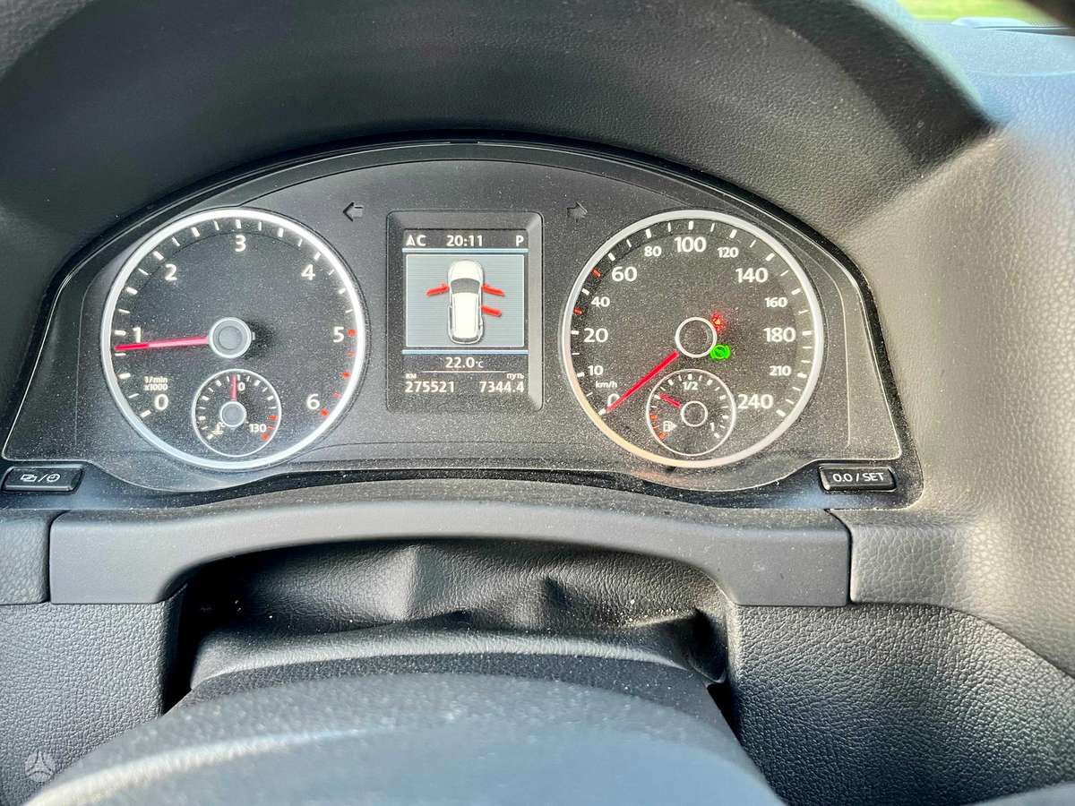 Volkswagen Tiguan - 9