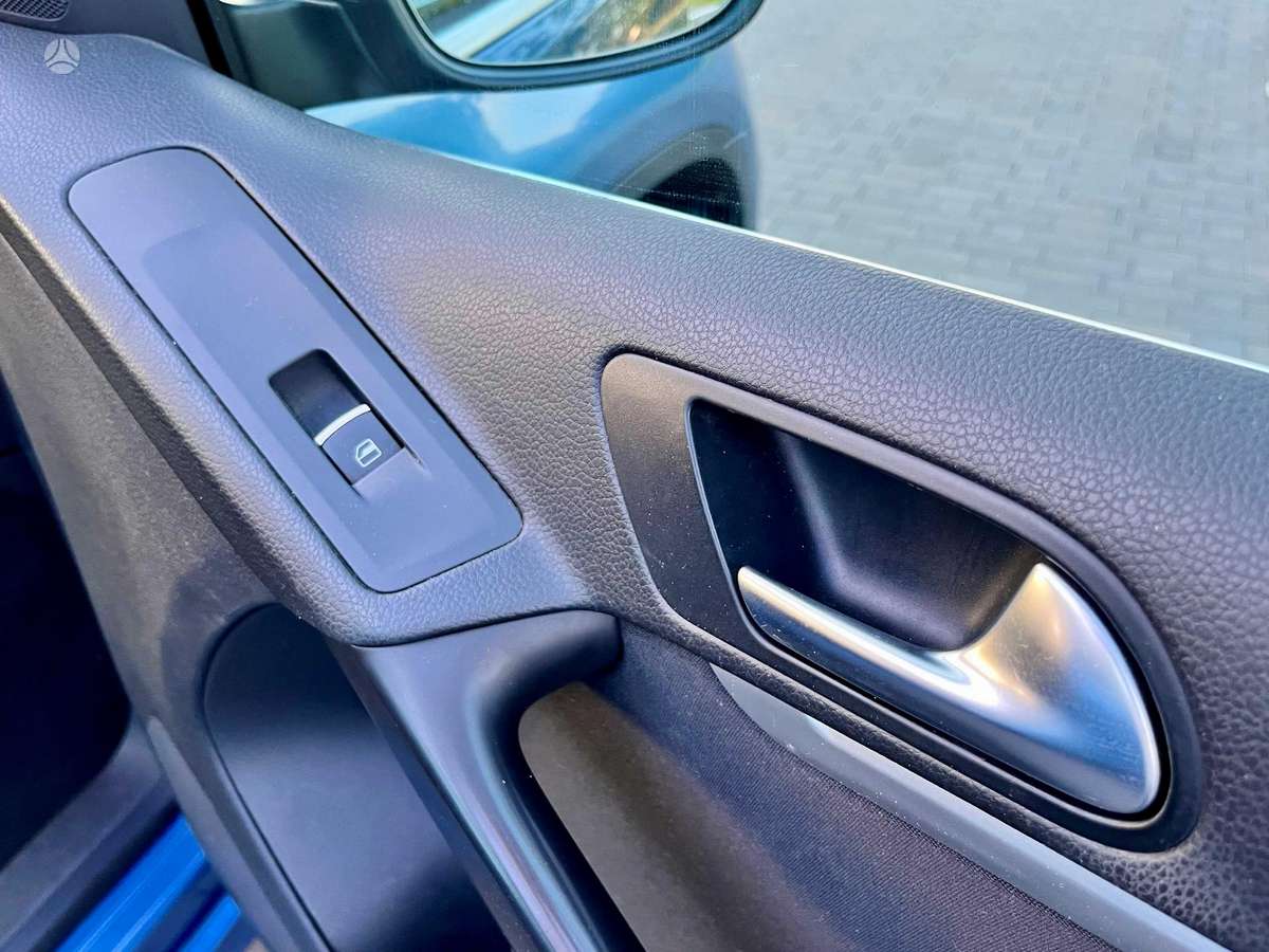 Volkswagen Tiguan - 12