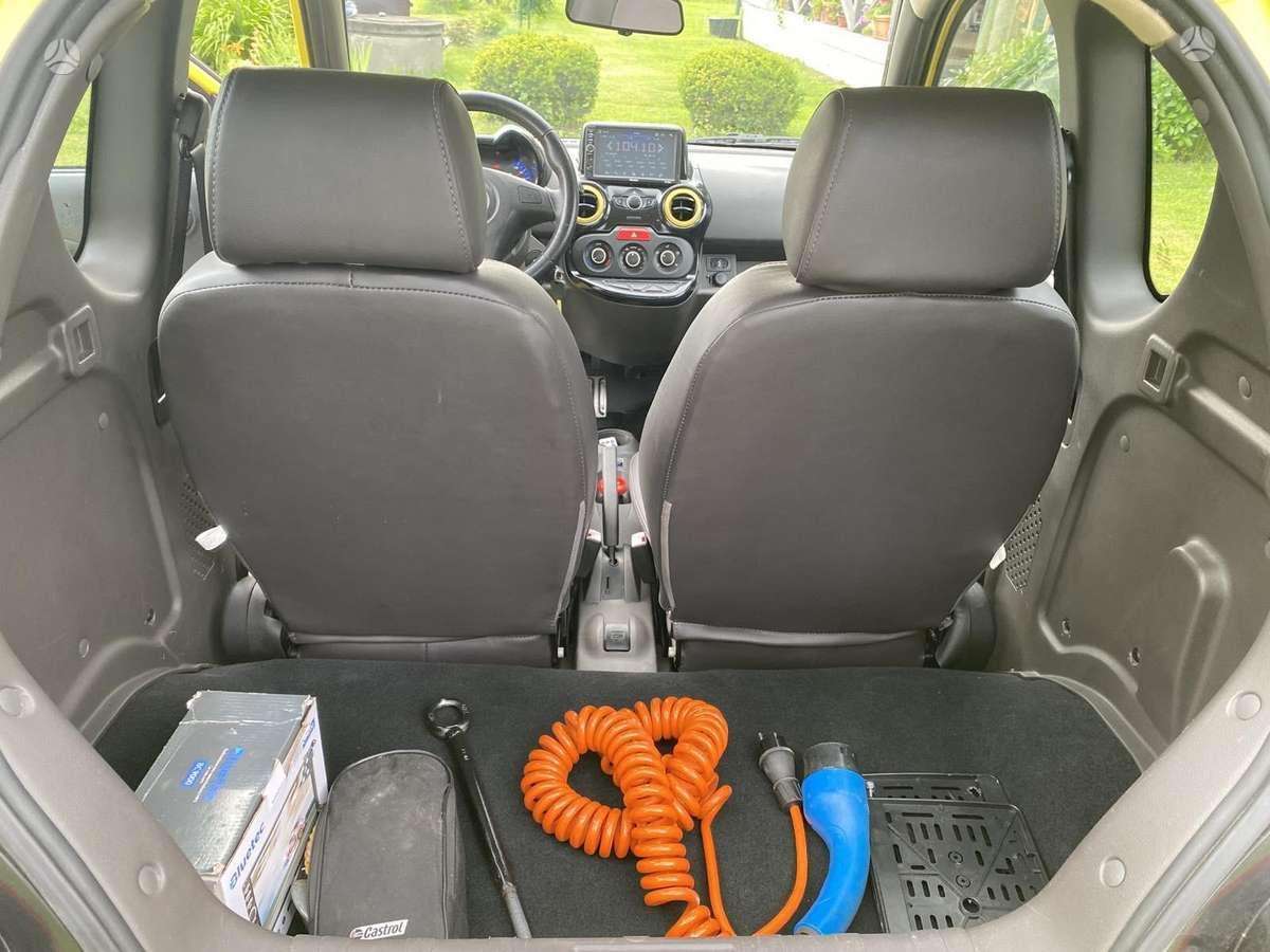 Zhidou KWB, hatchback