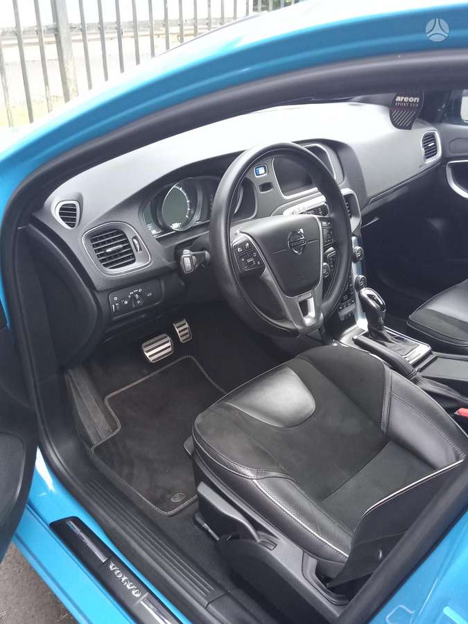 Volvo V40, 2.0 l., hatchback
