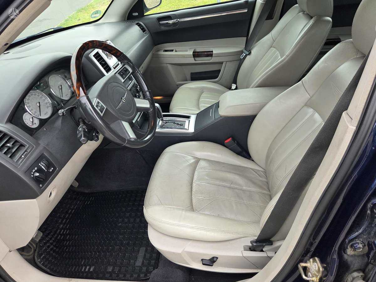 Chrysler 300C, 3.0 l., Седан