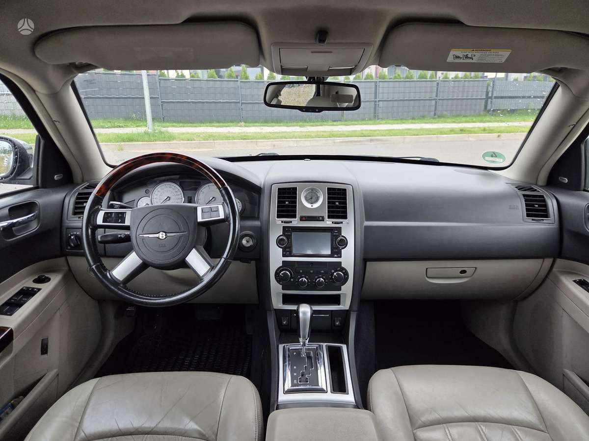 Chrysler 300C, 3.0 l., Седан