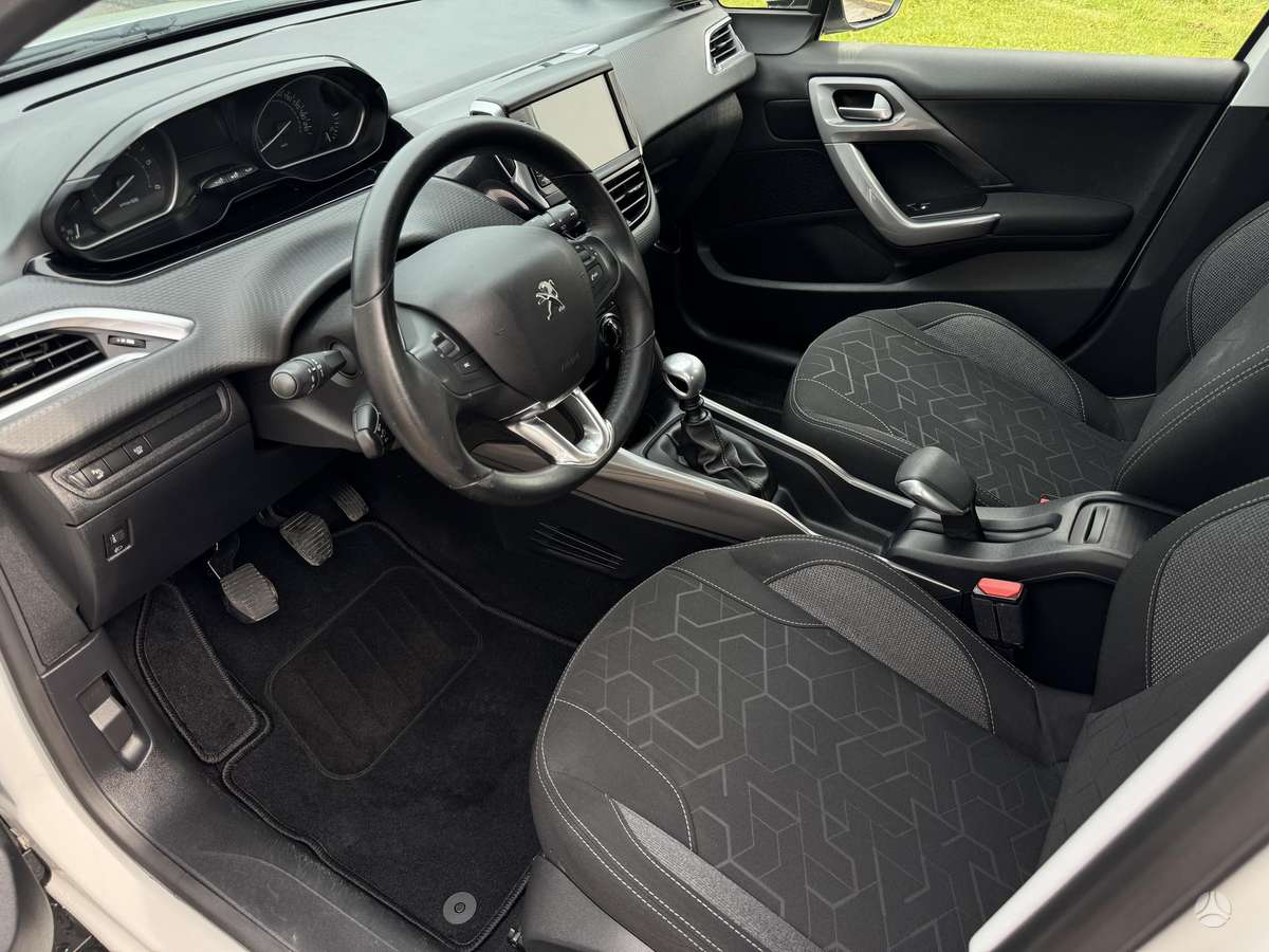 Peugeot 2008 - 6