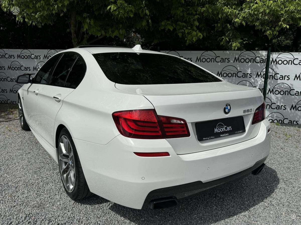 BMW 550, 4.4 l., Седан