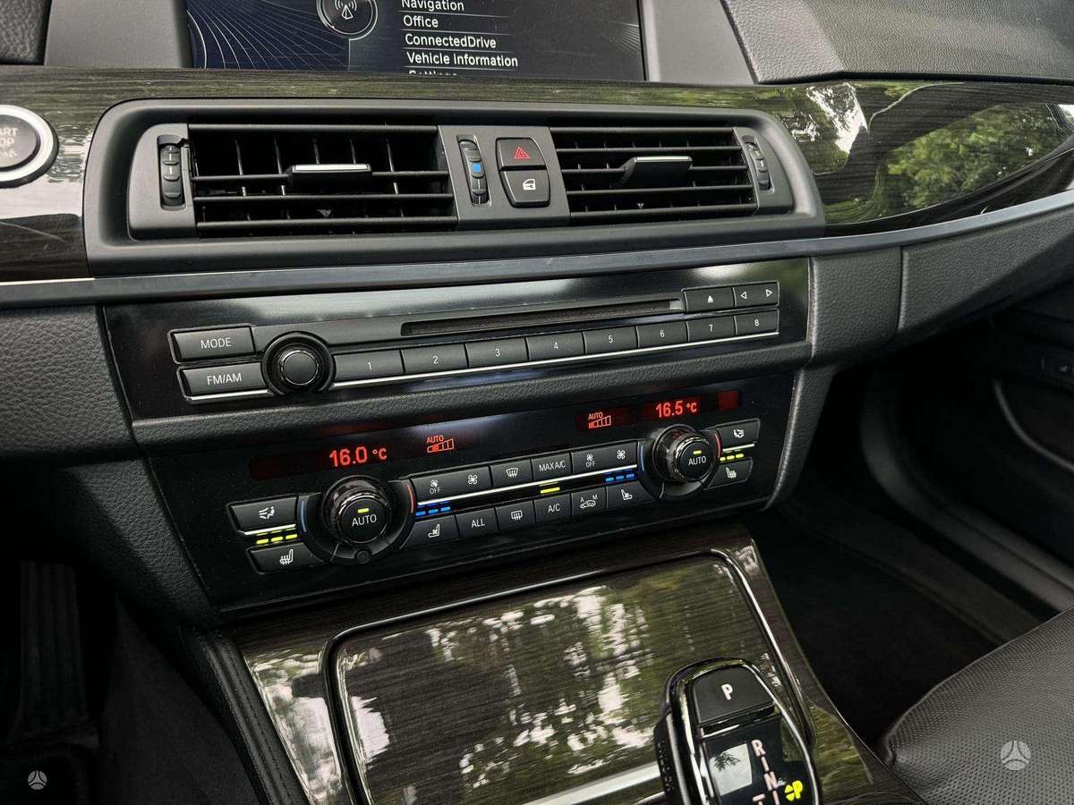 BMW 550, 4.4 l., Седан