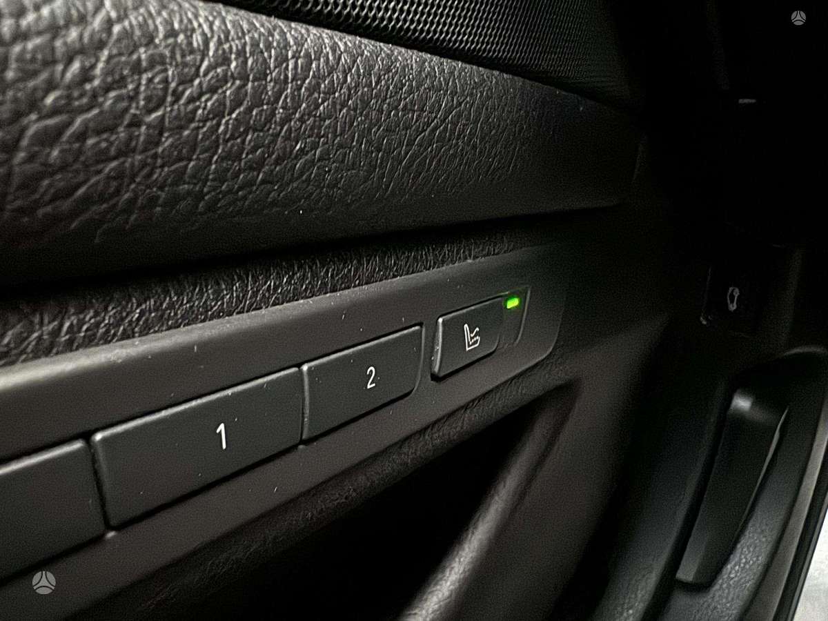 BMW 550, 4.4 l., Седан