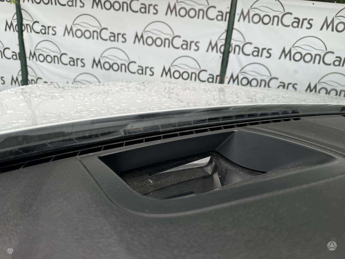 BMW 550, 4.4 l., Седан