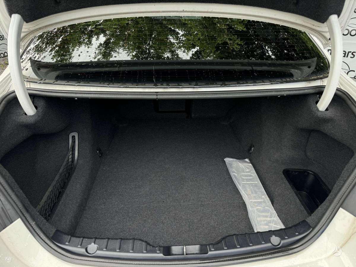 BMW 550, 4.4 l., Седан