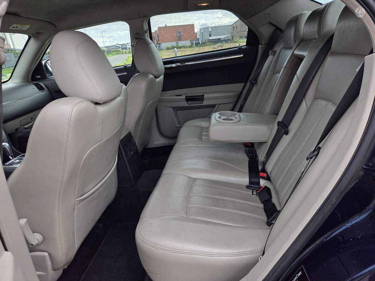 Chrysler 300C, 3.0 l., Седан