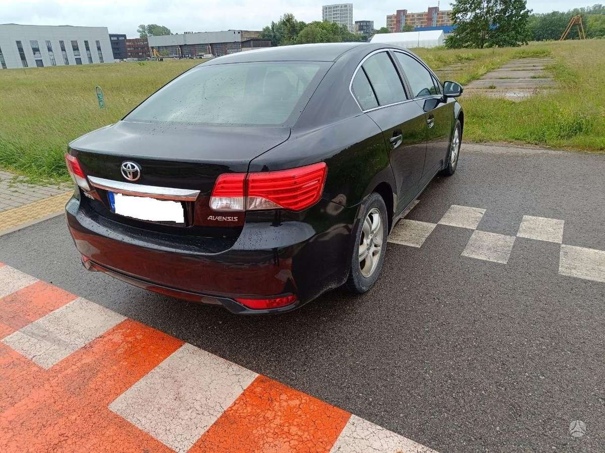 Toyota Avensis - 2