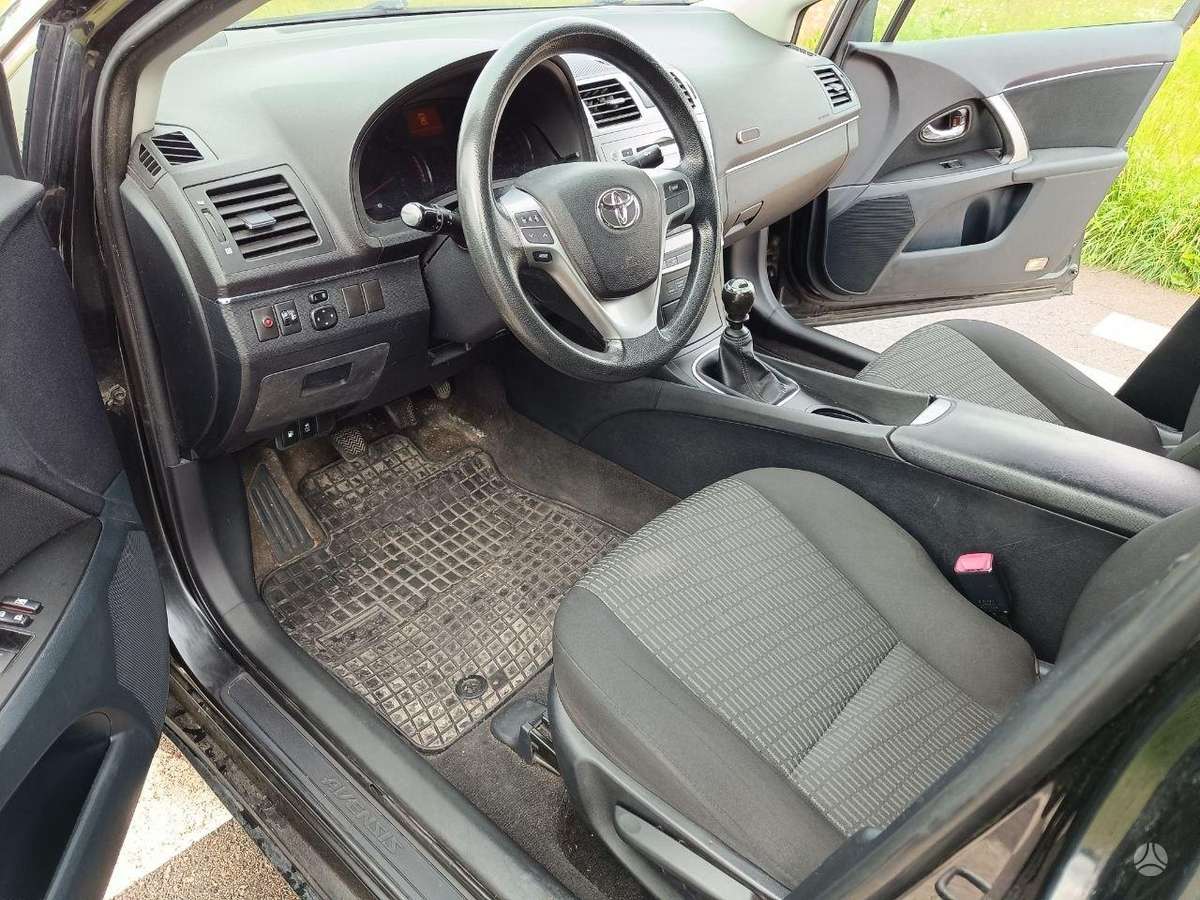 Toyota Avensis - 9