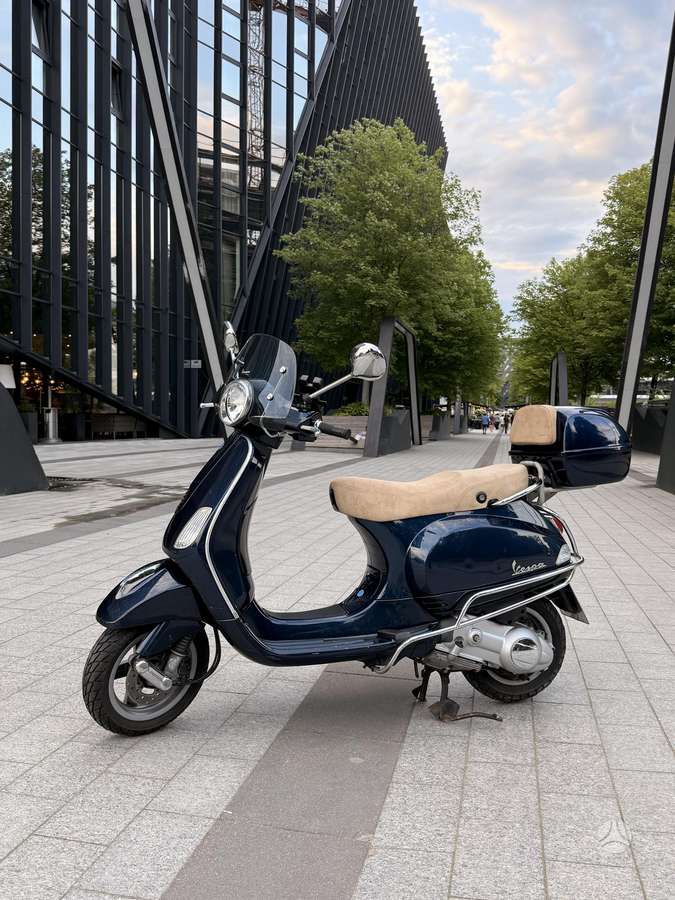 Piaggio Vespa 125cc, scooters / mopeds