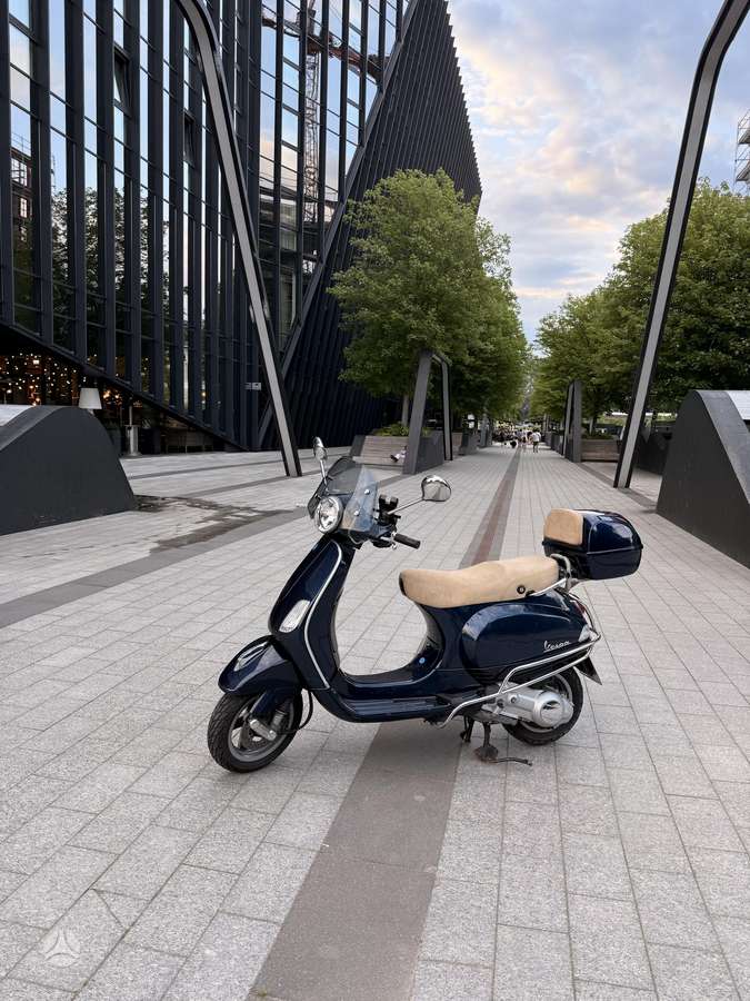 Piaggio Vespa 125cc, scooters / mopeds