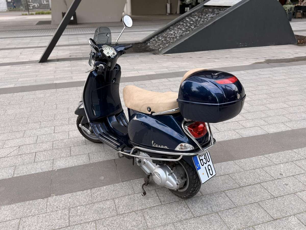 Piaggio Vespa 125cc, scooters / mopeds