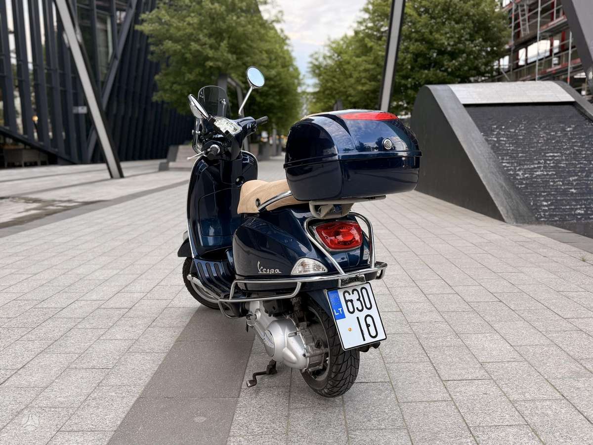 Piaggio Vespa 125cc, scooters / mopeds