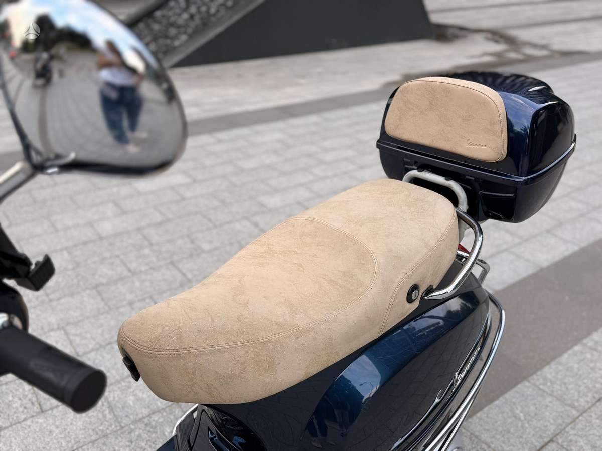 Piaggio Vespa 125cc, scooters / mopeds