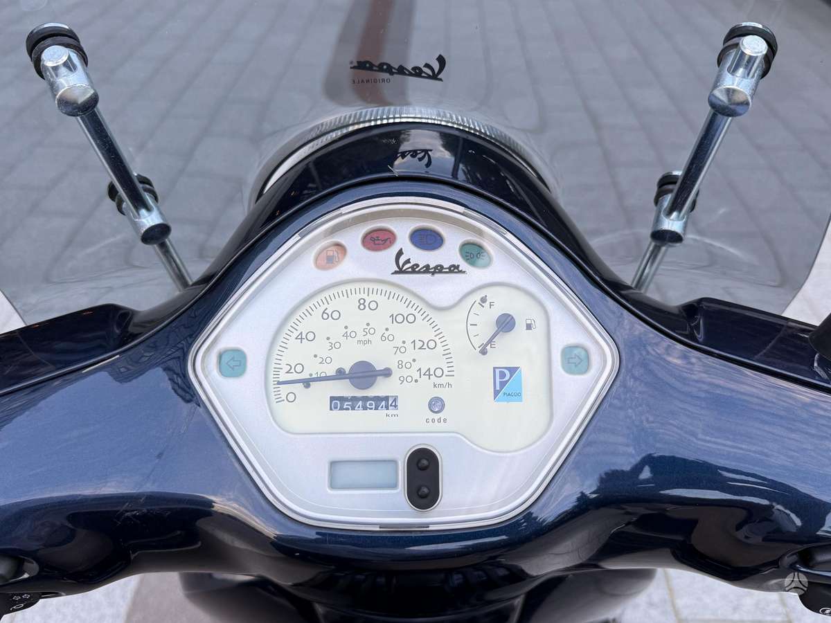 Piaggio Vespa 125cc, scooters / mopeds