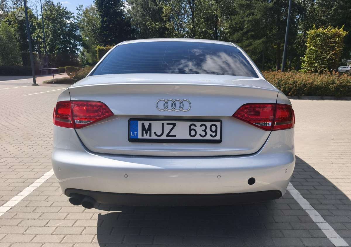 Audi A4, 1.8 l., Седан