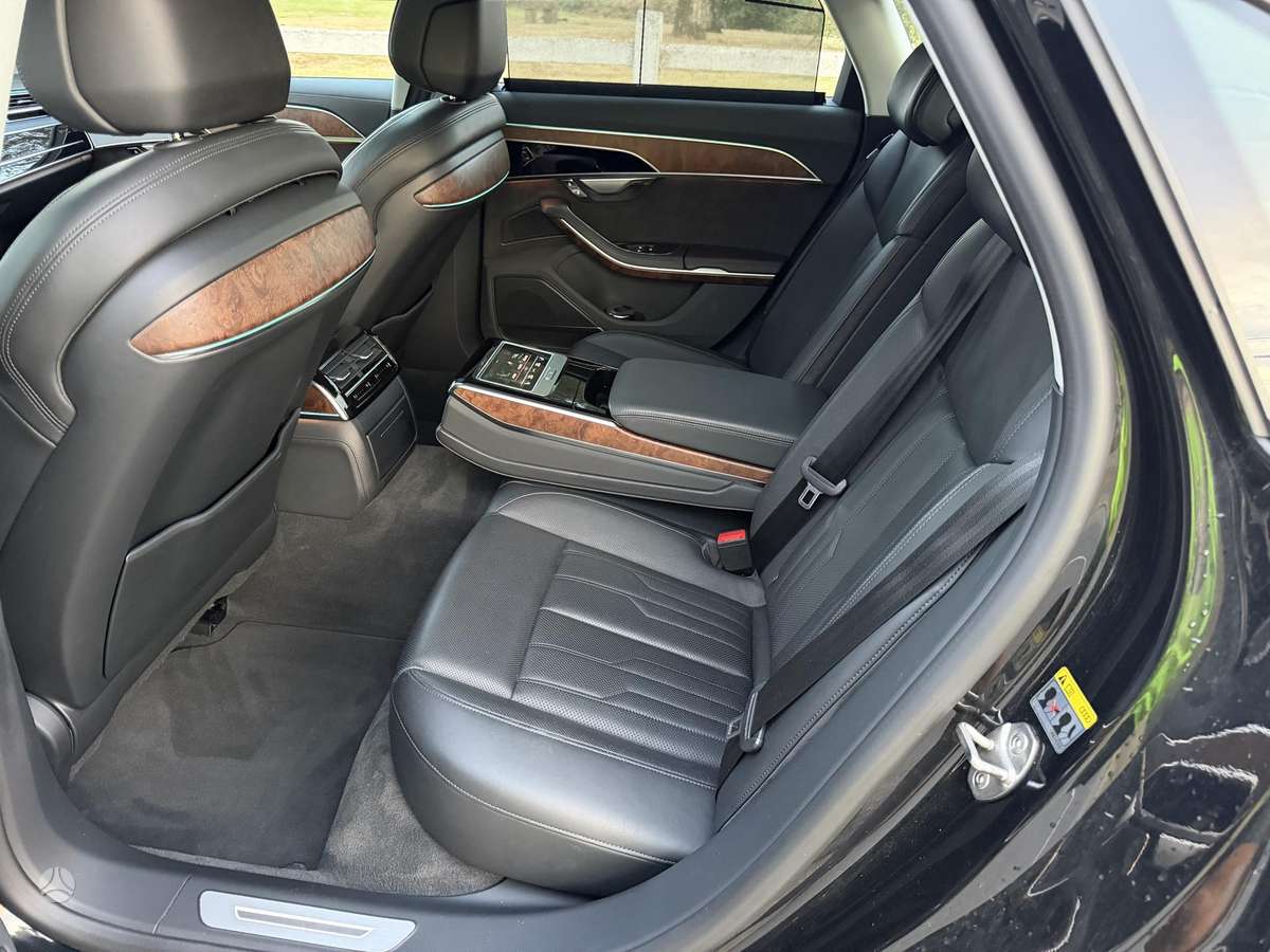 Audi A8, 3.0 l., Седан