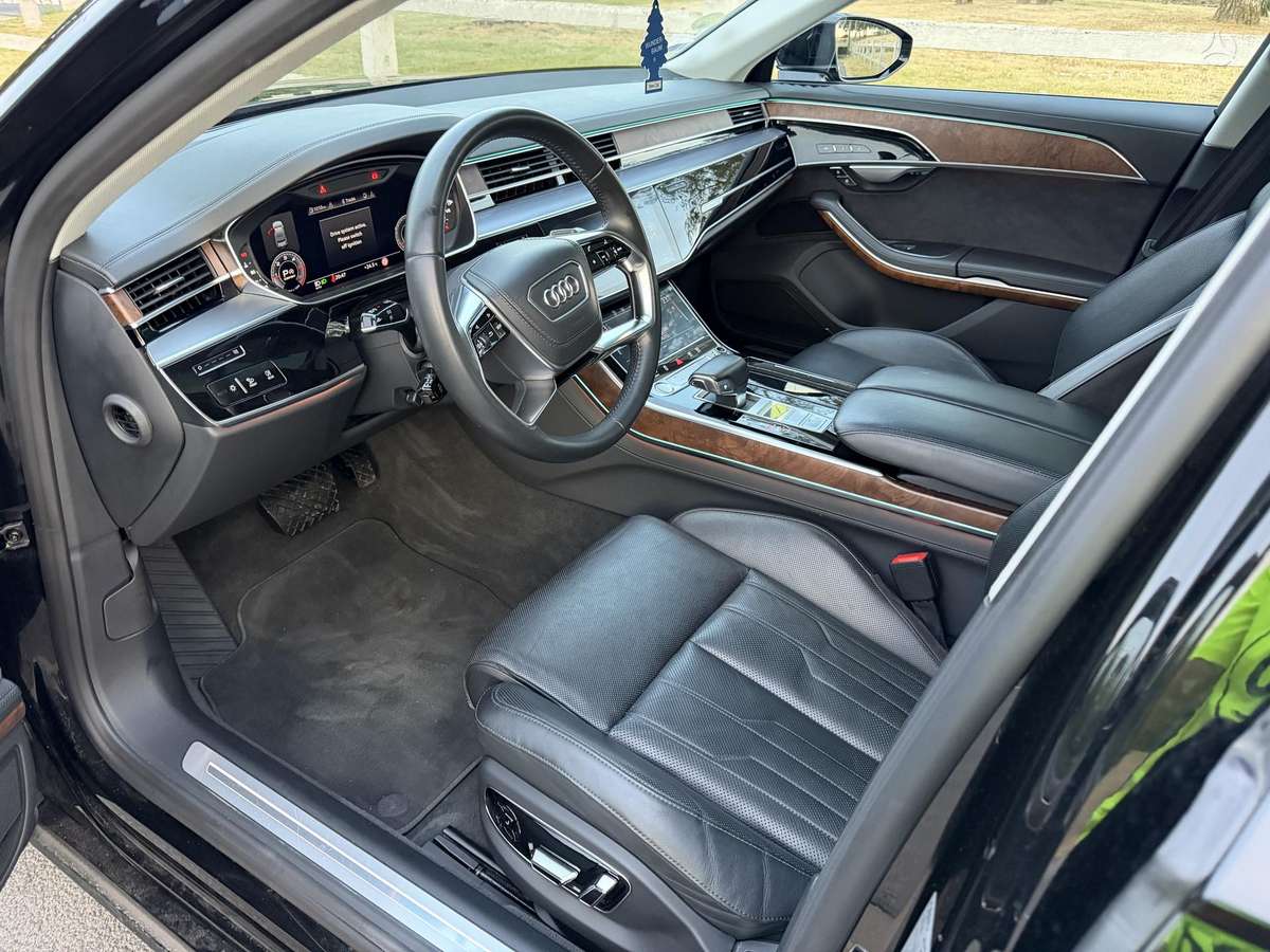 Audi A8, 3.0 l., Седан