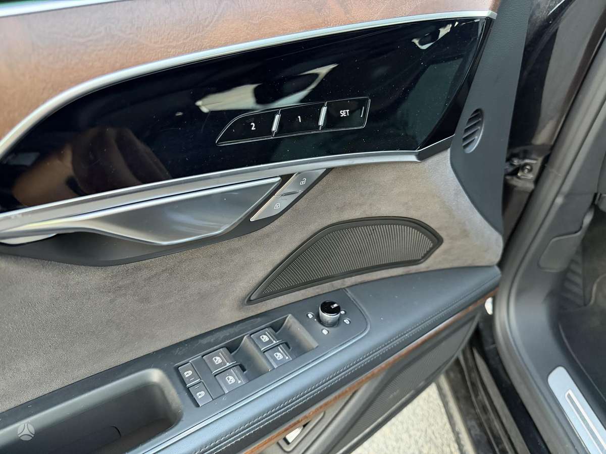 Audi A8, 3.0 l., Седан