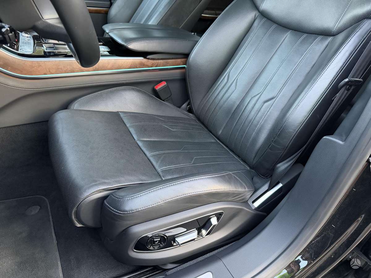 Audi A8, 3.0 l., Седан