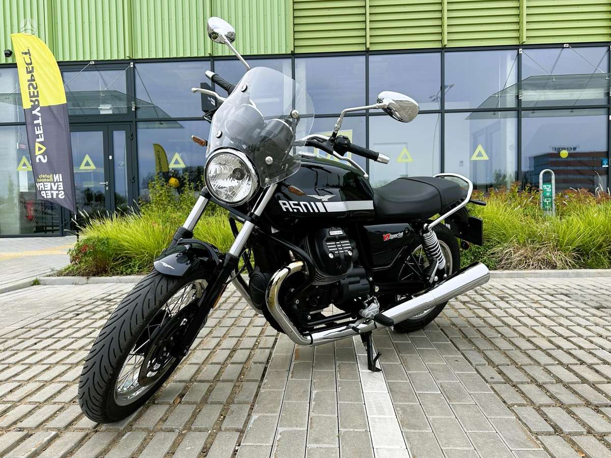 Moto Guzzi V7 853cc, street / classic