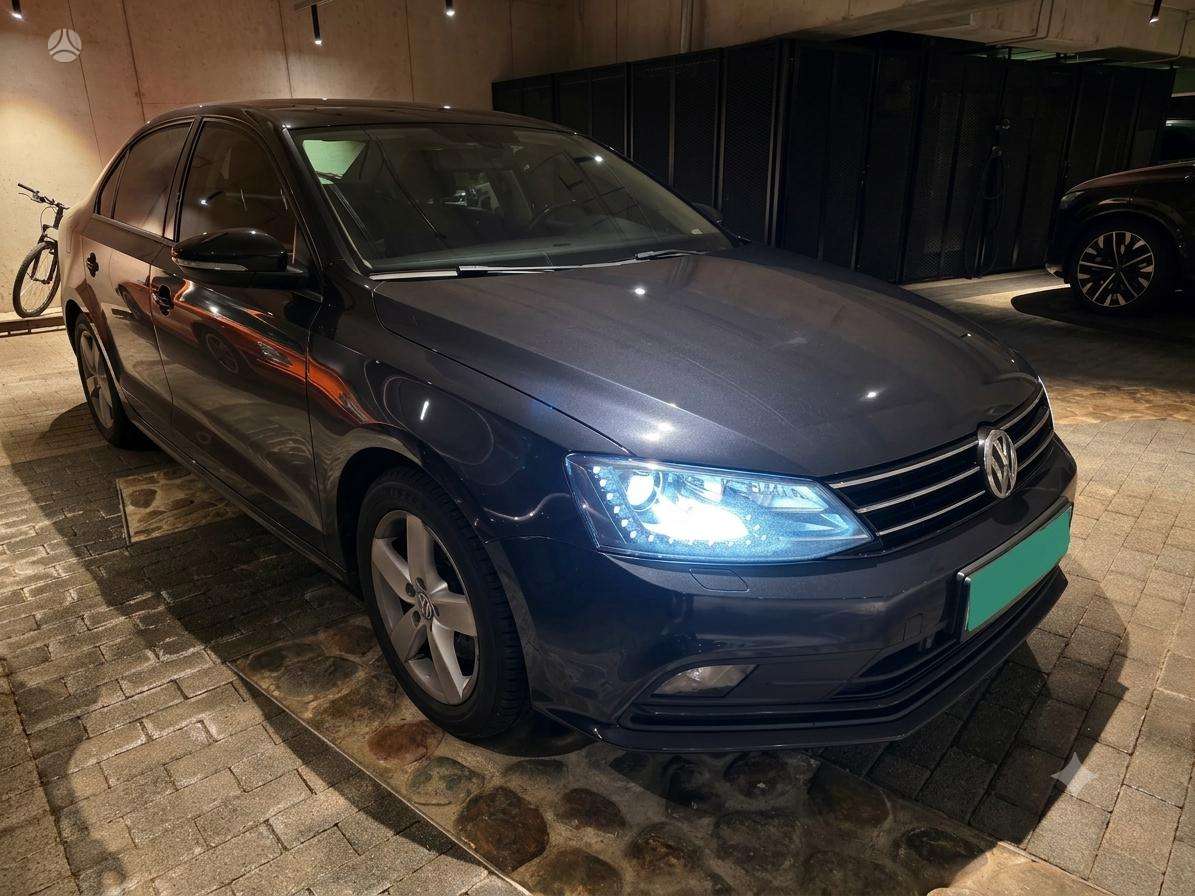 Volkswagen Jetta - 3