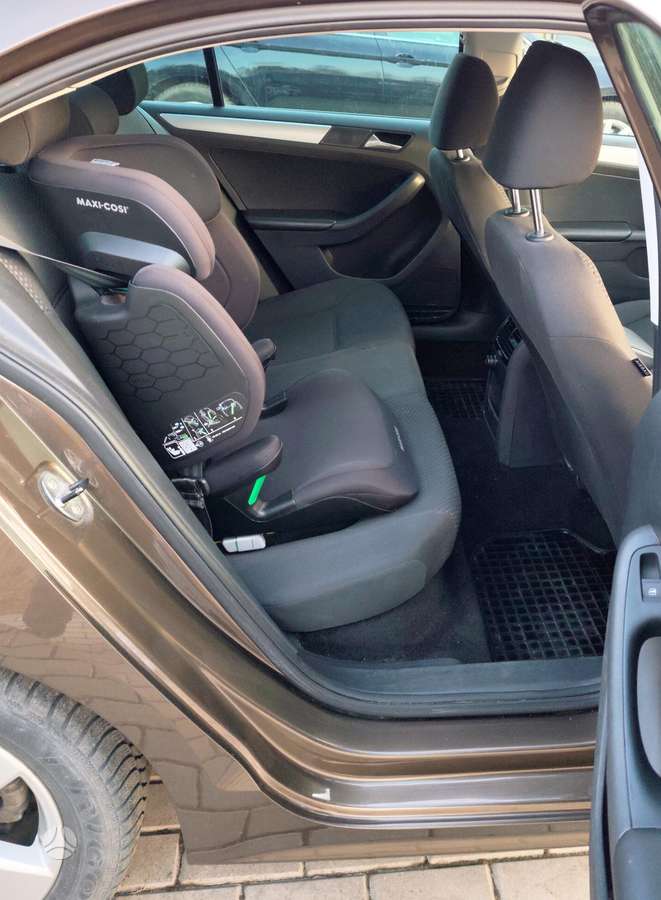 Volkswagen Jetta - 12