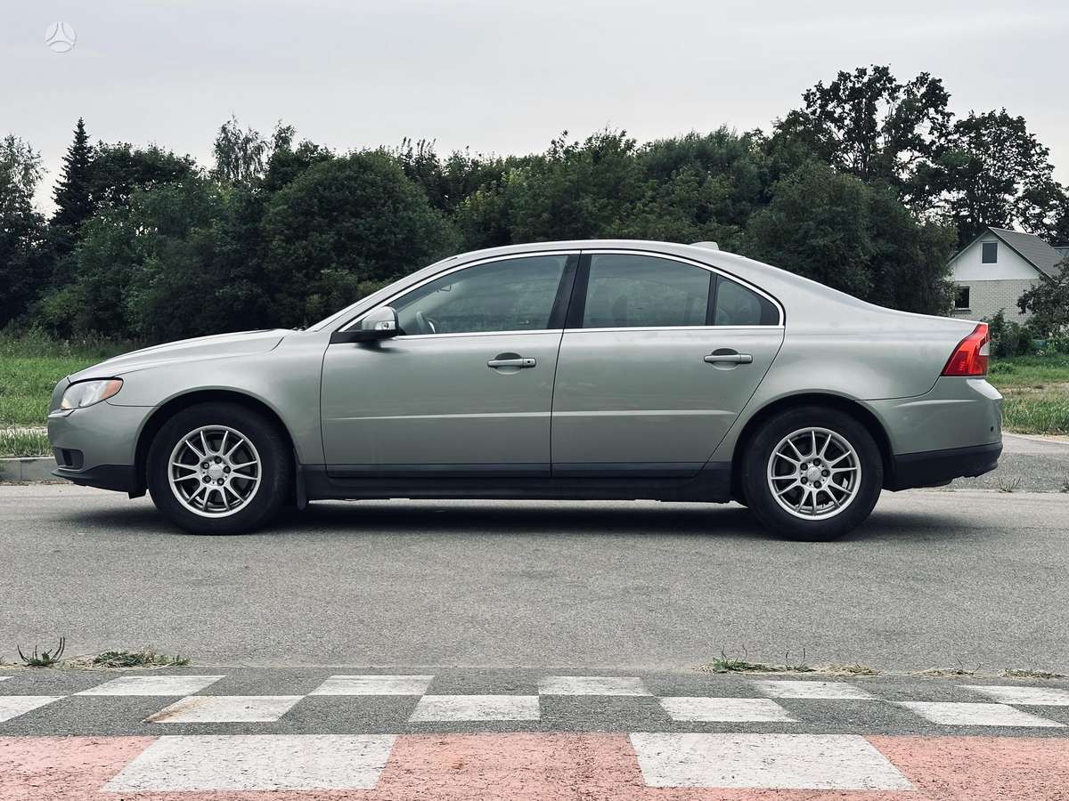 Volvo S80, 2.4 l., Седан