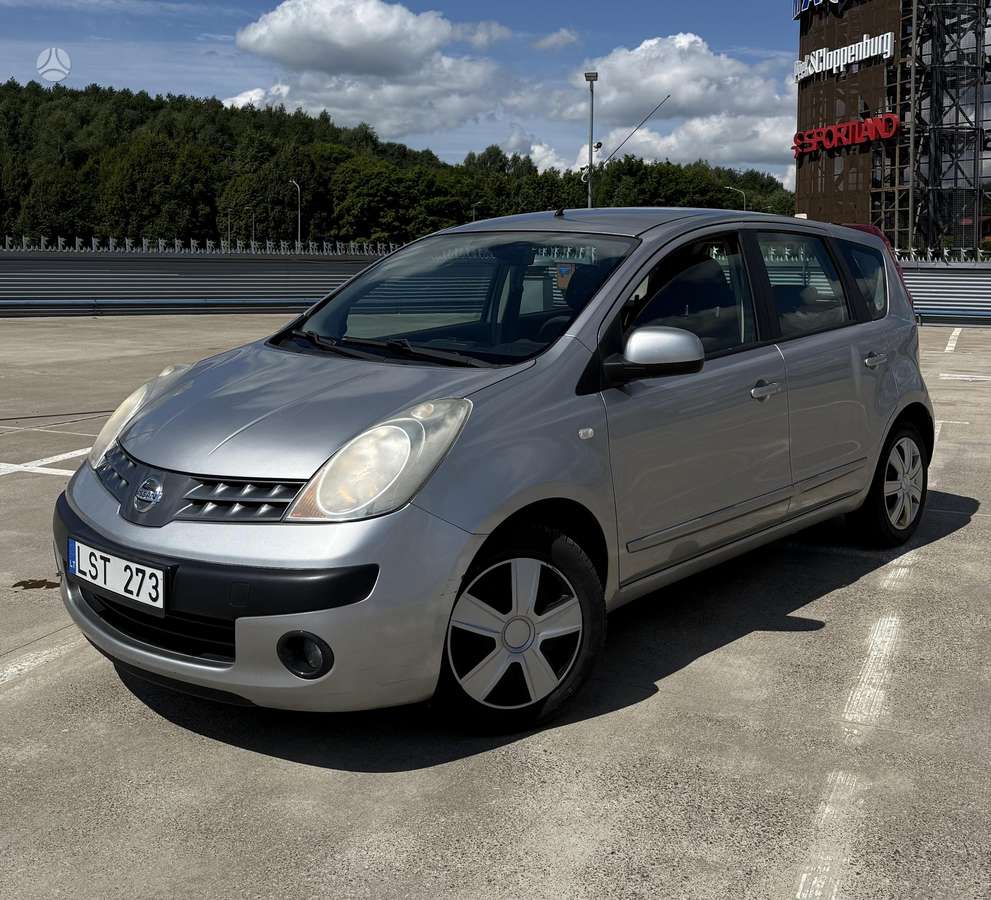 Nissan Note, 1.6 l., Хэтчбек