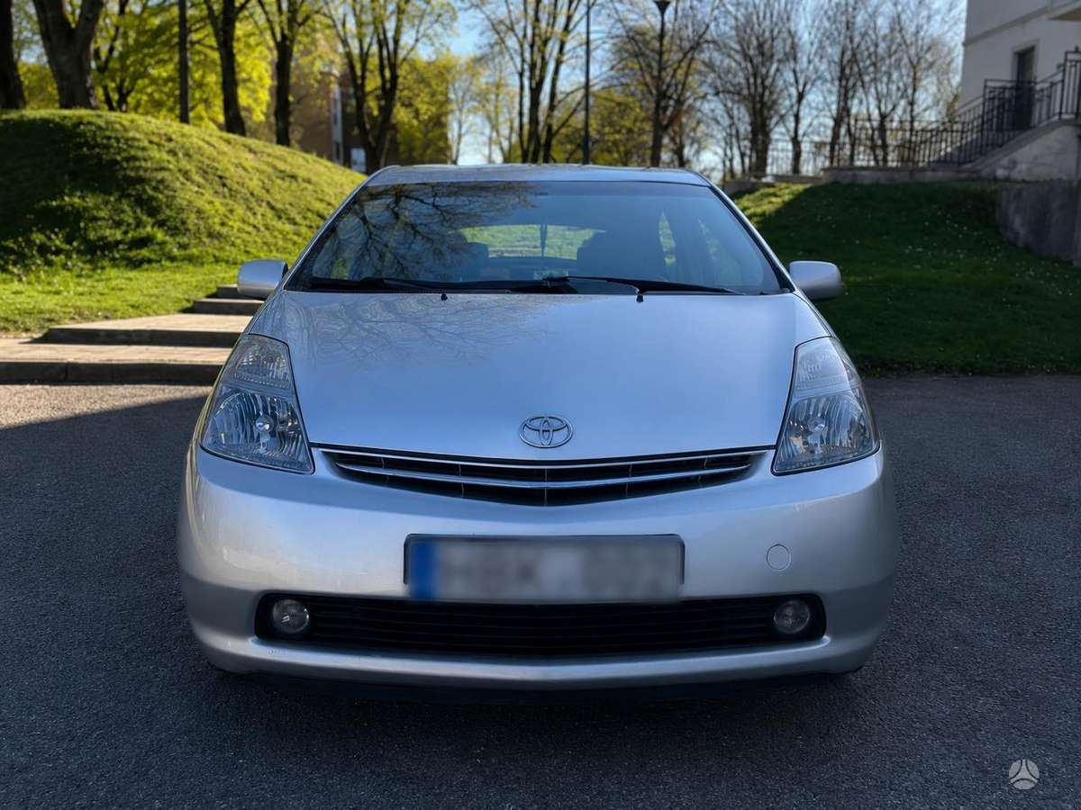 Toyota Prius - 3
