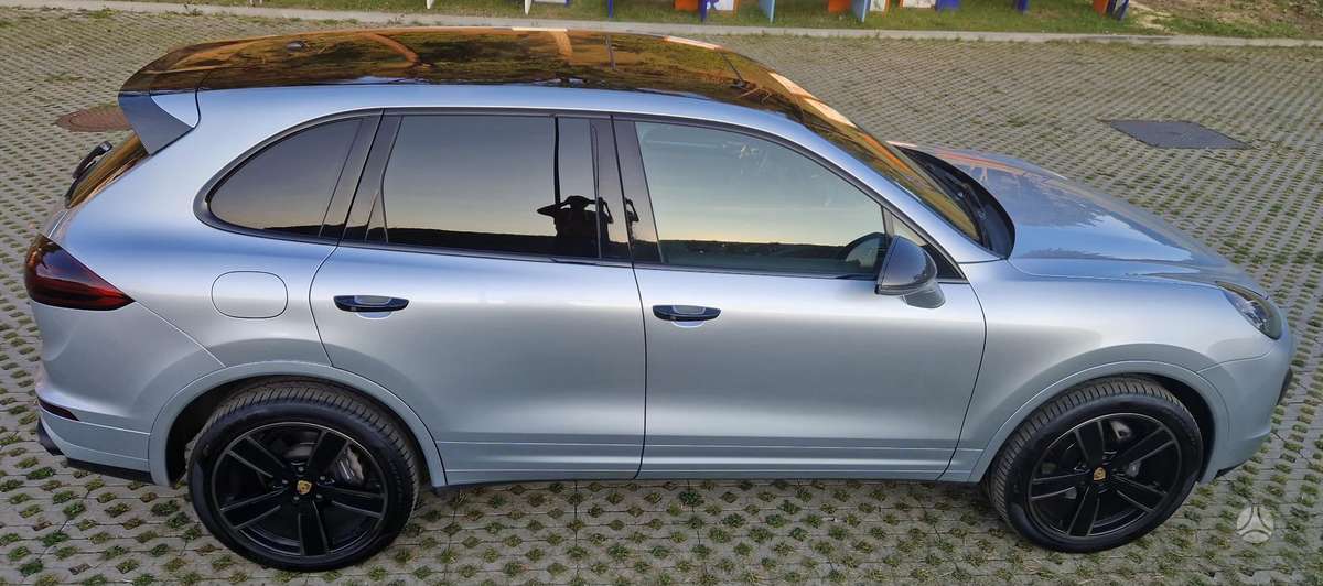 Porsche Cayenne - 3