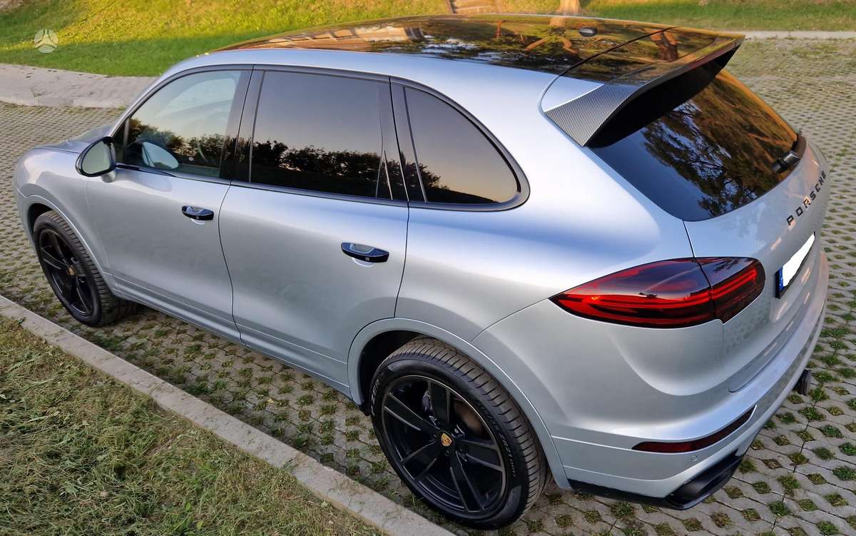 Porsche Cayenne - 5