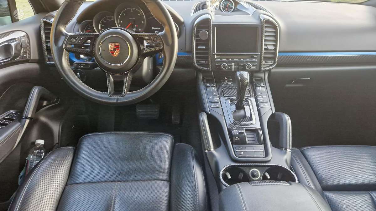 Porsche Cayenne - 6