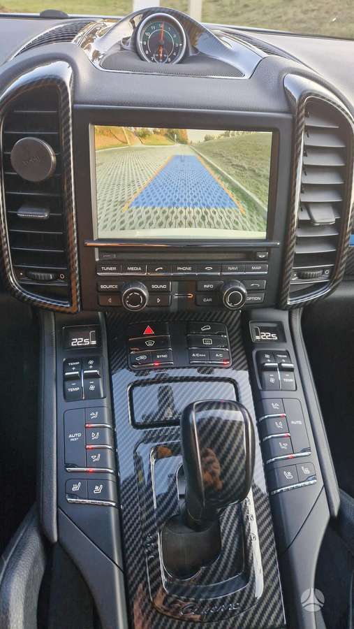 Porsche Cayenne - 9