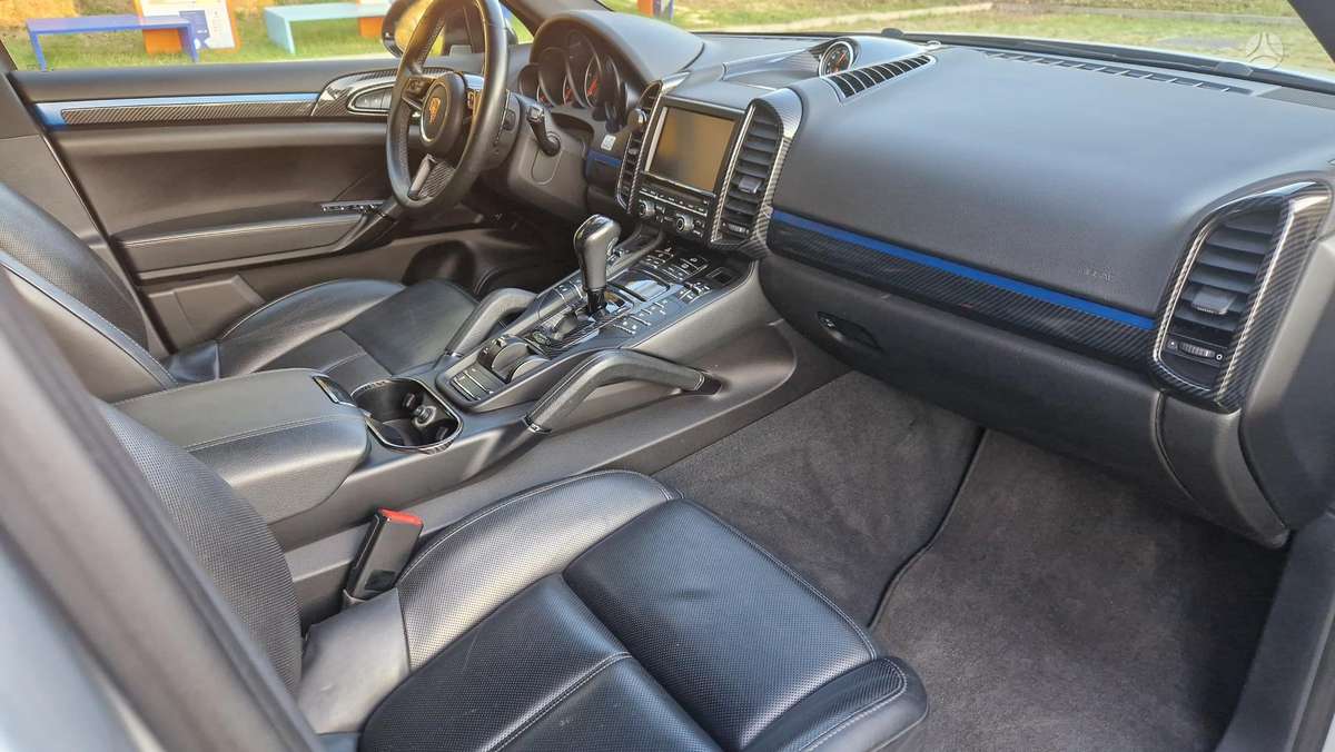 Porsche Cayenne - 10