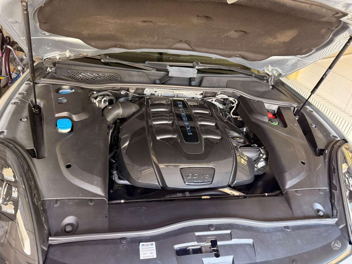 Porsche Cayenne - 12
