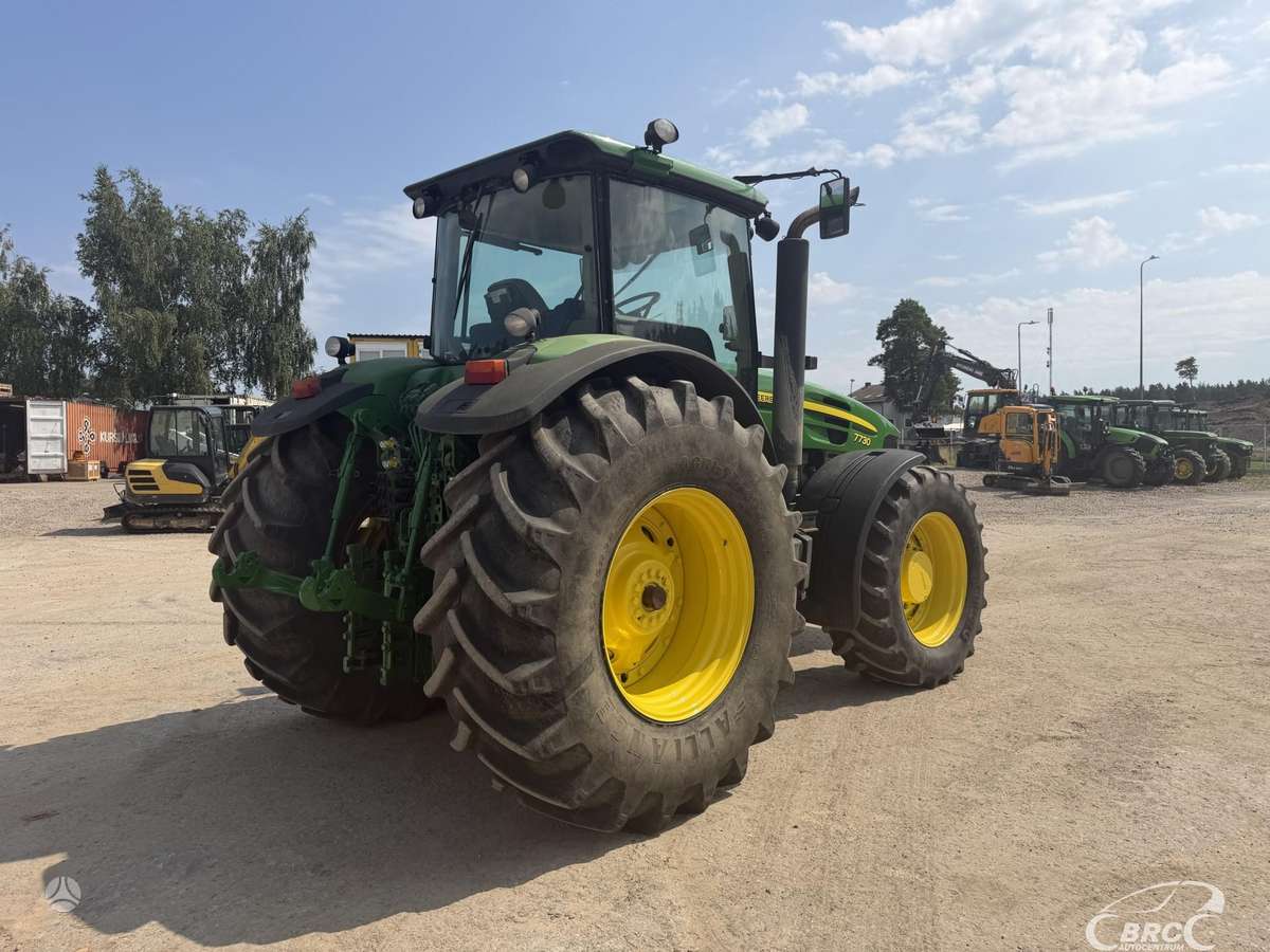 John Deere 7730, traktoriai