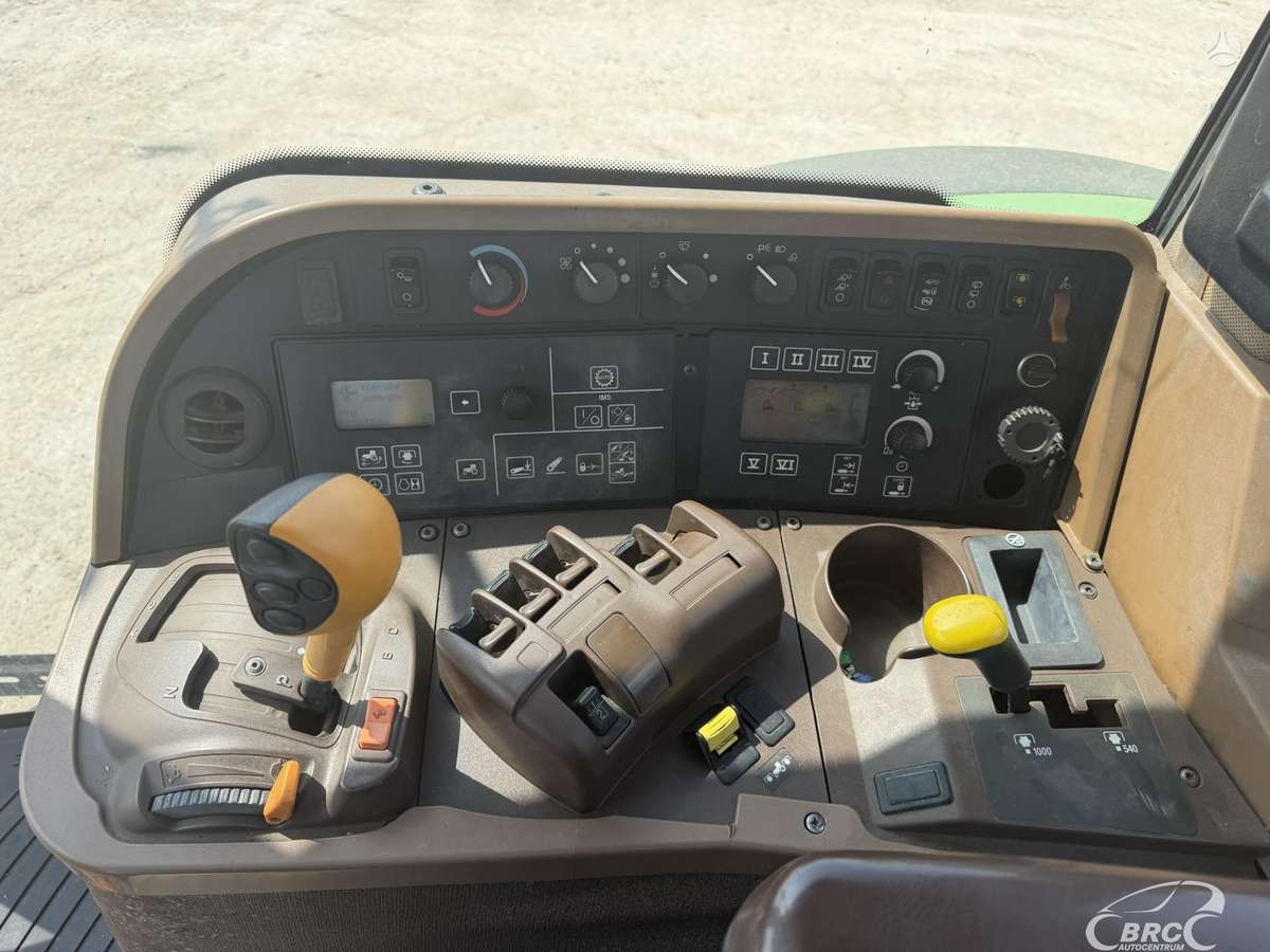 John Deere 7730, traktoriai