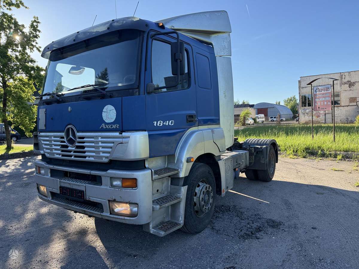 Mercedes-Benz AXOR 1840 MANUAL, single sleeper