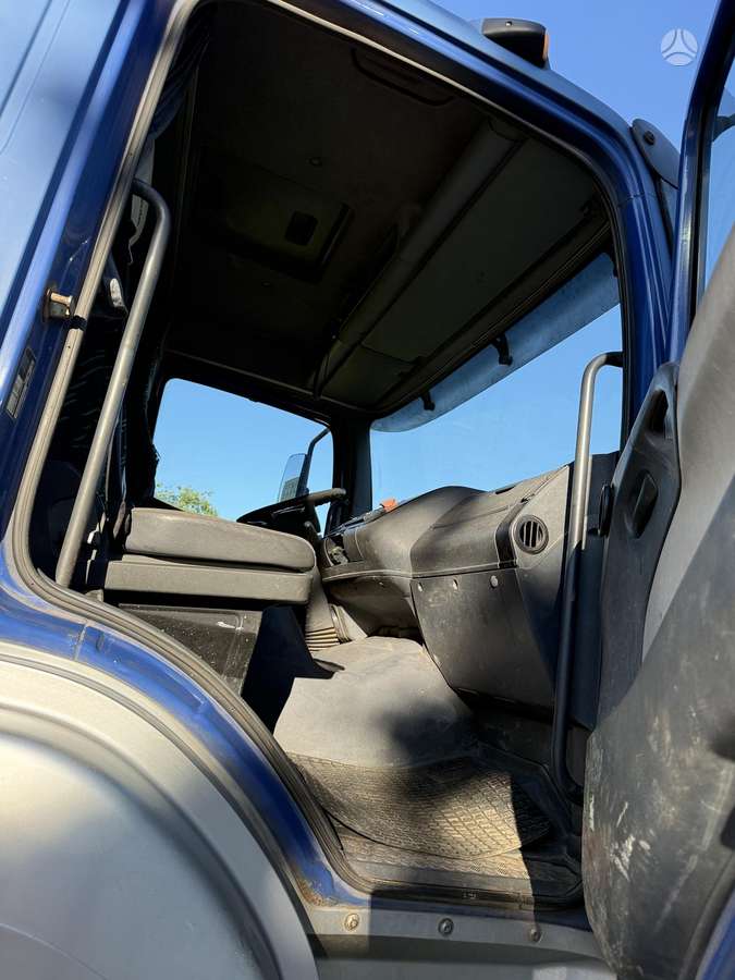 Mercedes-Benz AXOR 1840 MANUAL, single sleeper